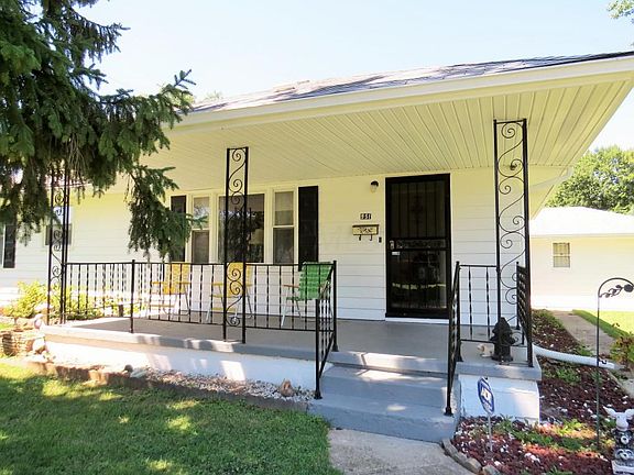 4th image of 951 S Richardson Ave