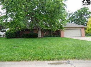 319 Liberty Dr, McPherson, KS 67460