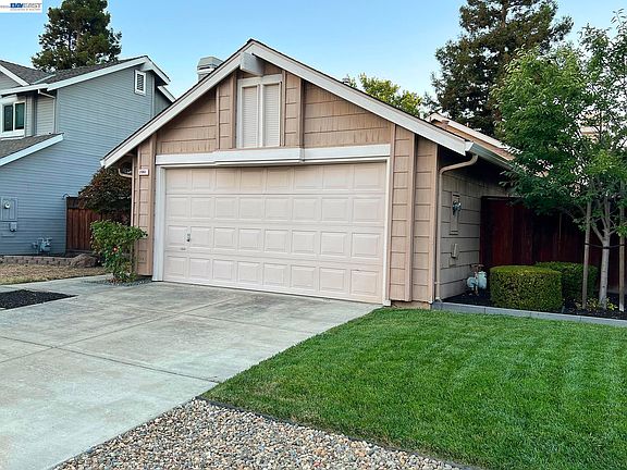 2nd image of 2061 Eilene Dr