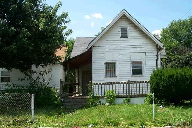 1st image of 822 S Olive St