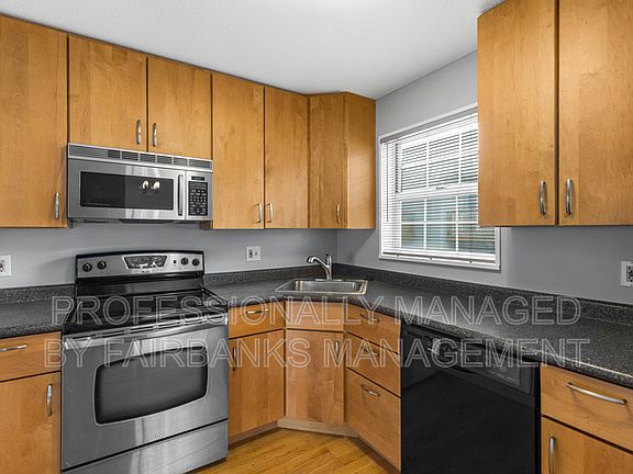 3rd image of 9159 Wrenwood Ln