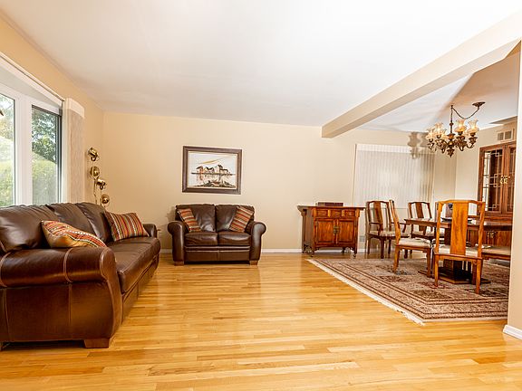 5th image of 323 Caswell Ave