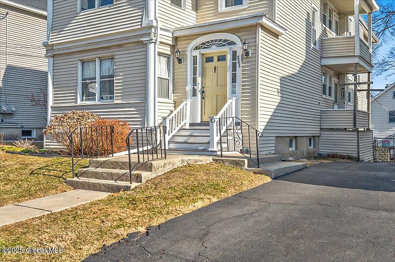 4th image of 883 Warren Street