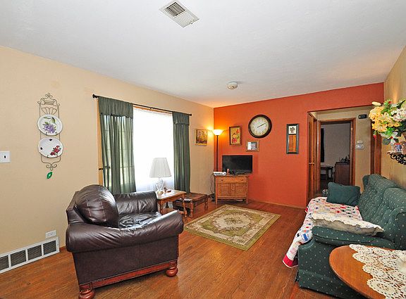 2nd image of 2309 Marshall Pkwy