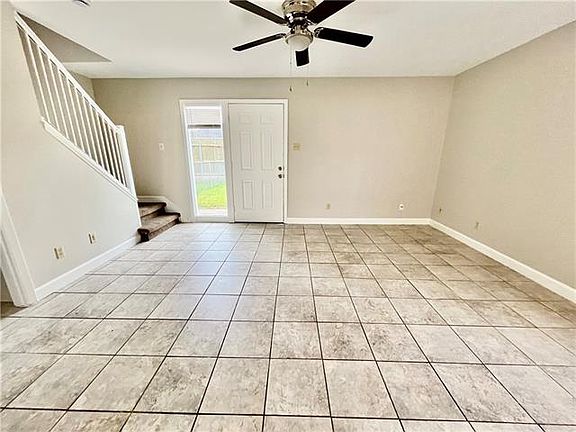 4th image of 219 Melvyn Dr APT D