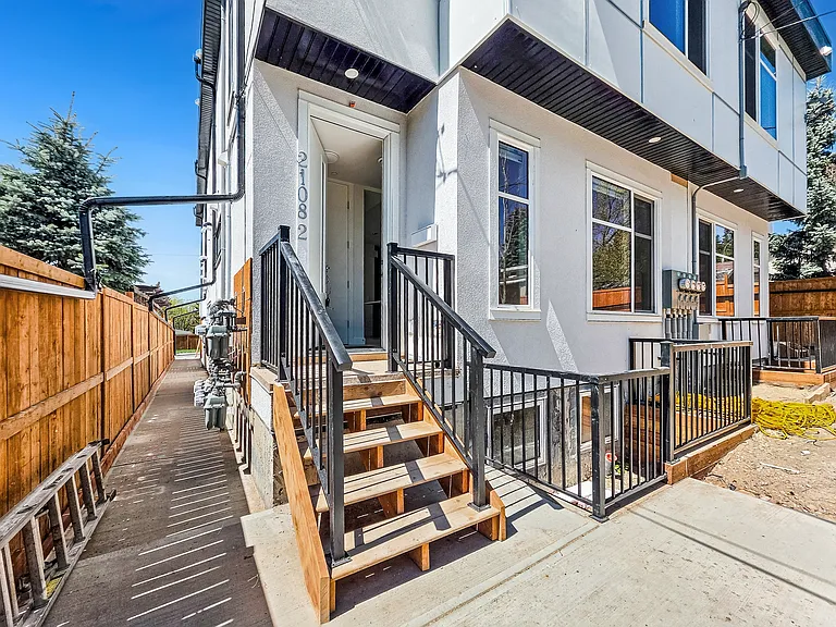 2108 Home Rd NW #2 — Photo 2