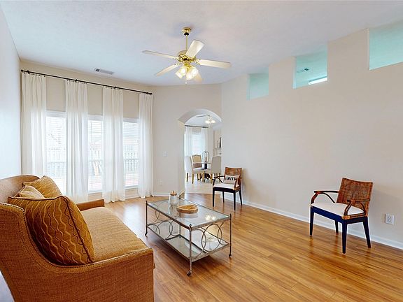 4th image of 1125 Autumn Ridge Rd