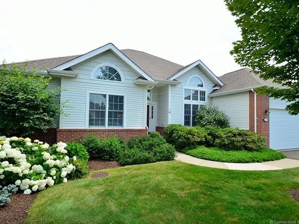 49 Jillian Cir, West Hartford, CT 06107