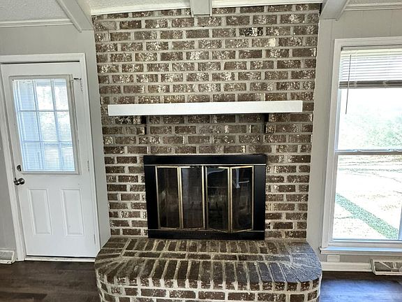 3rd image of 103 Heritage Ln