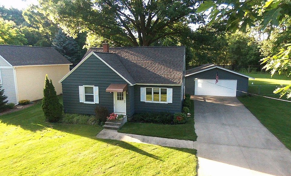 1st image of 99 River Hills Dr