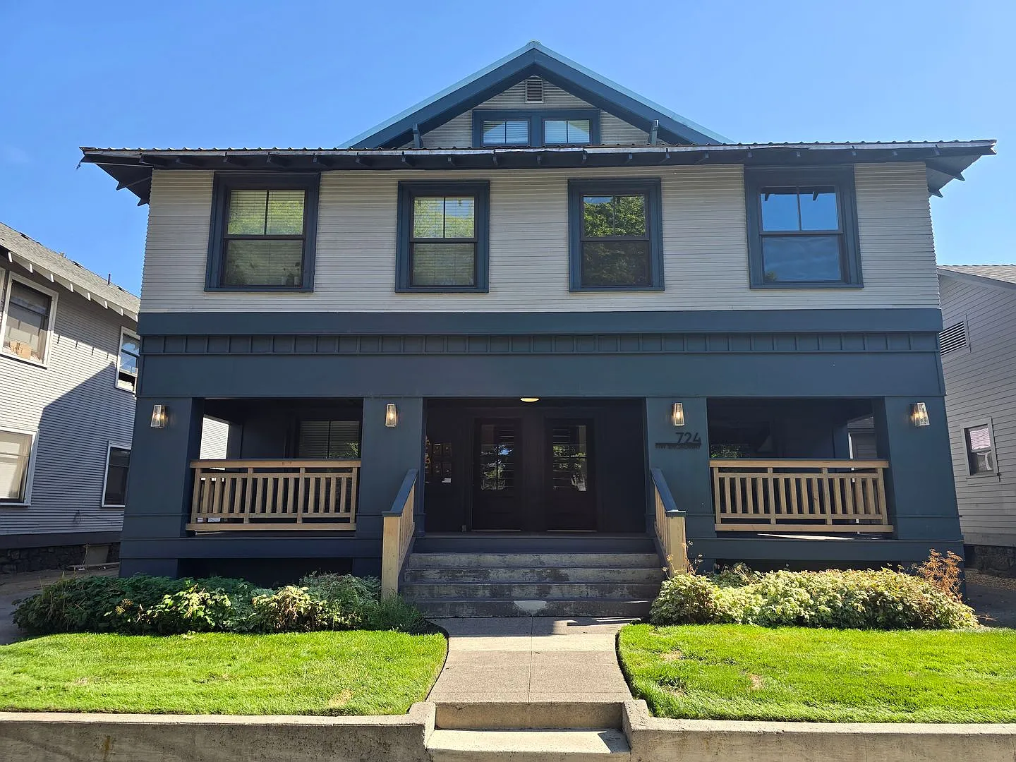 170-734 Broadway Apartments, Bend — Photo 4