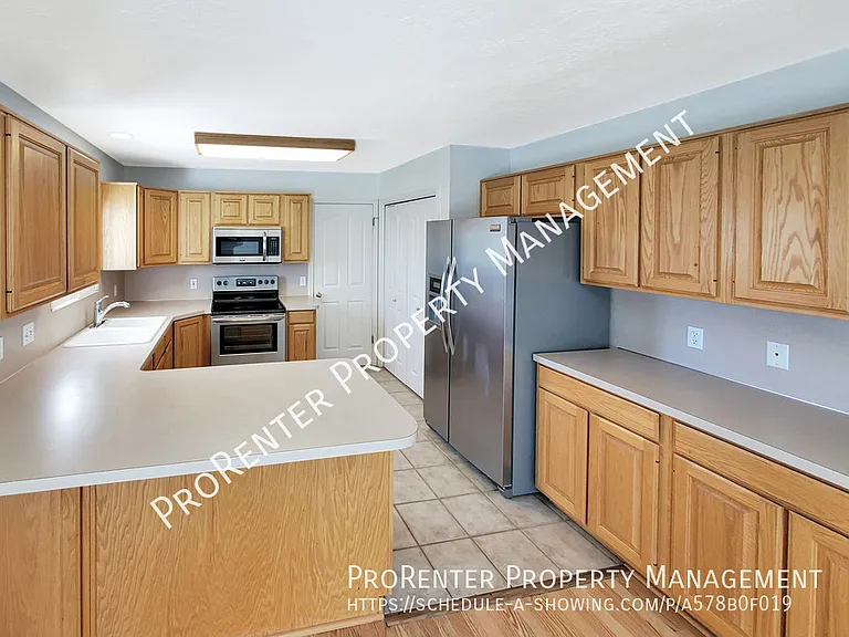 1488 Earl Cir — Photo 5