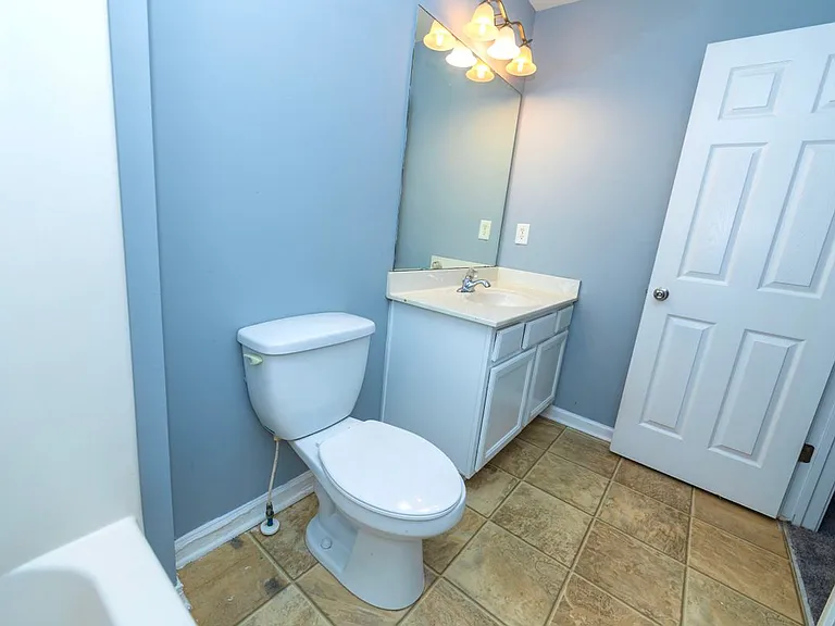 5815 Weddington Dr — Photo 15