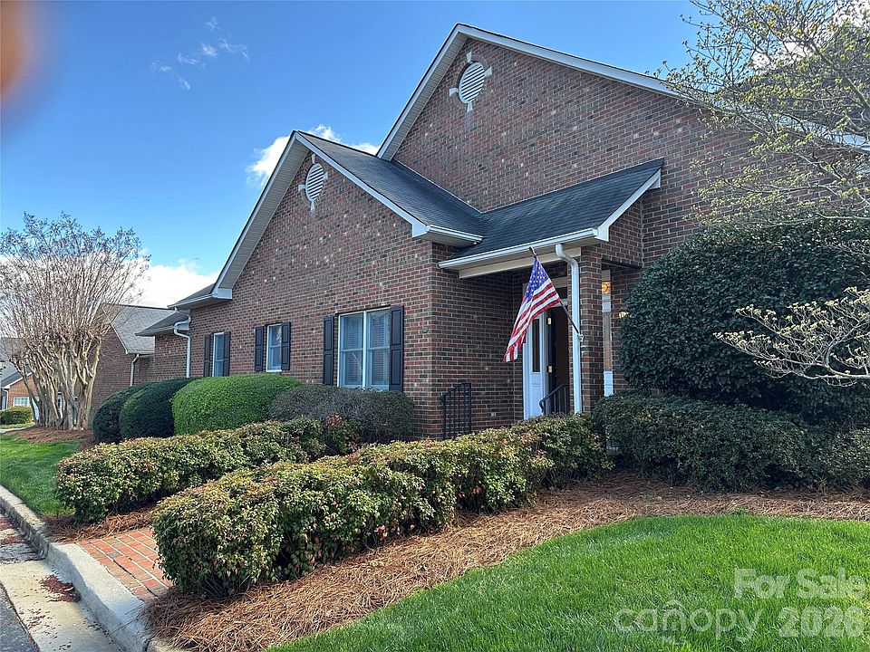 1st image of 700 Warrington Pl