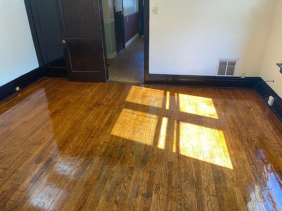 2nd image of 4222 Oregon Ave APT 2S