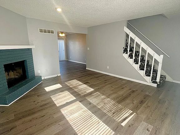 4th image of 405 NE Highland Ln