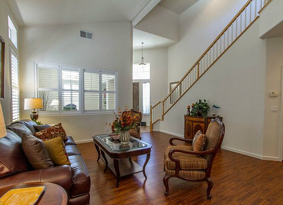 5th image of 5890 Pala Mesa Dr