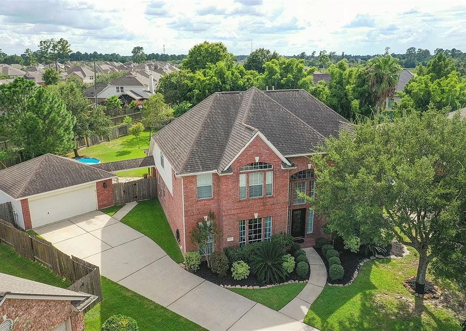 Beautiful home w/ large yard in highly desired Windrose Golf Course neighborhood.