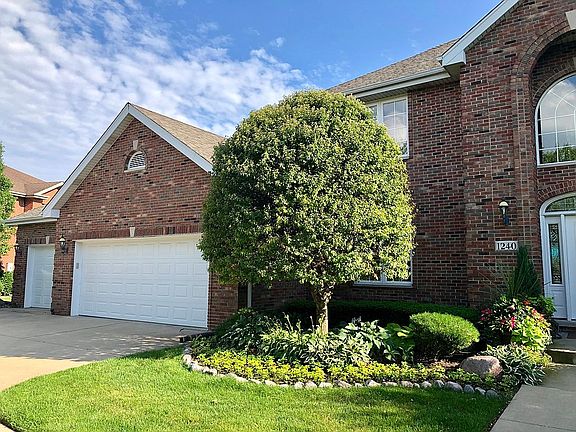 2nd image of 1240 Royal Dublin Ln