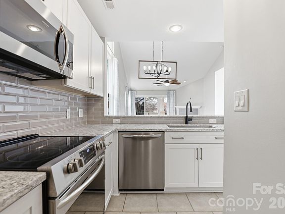 4th image of 18009 Kings Point Dr APT R