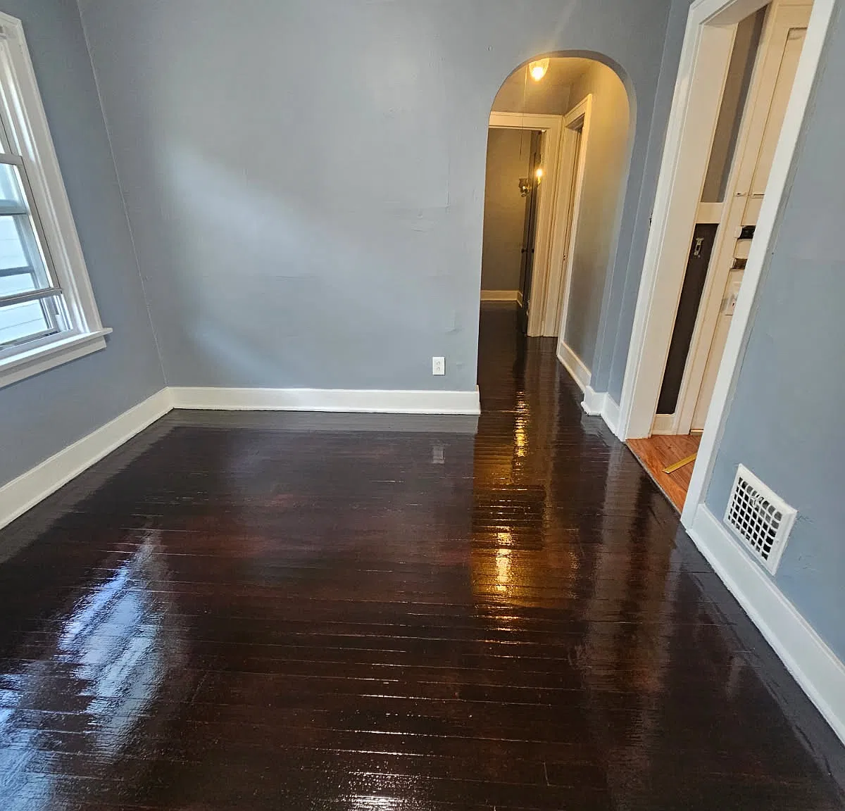 2 bed, 1000 sqft, $1,600 — Photo 3