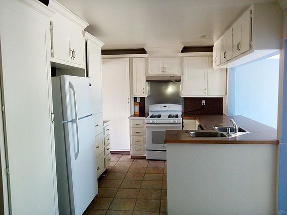 3rd image of 1150 Piccard Ave