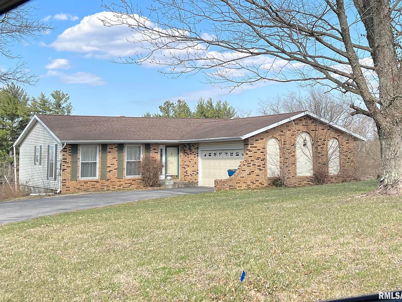 215 Bainbridge St, Cobden, IL 62920 Zillow