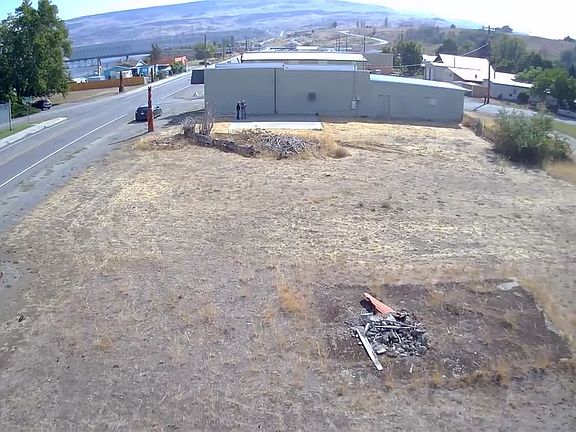 3rd image of 23 xx Foster Creek Avenue