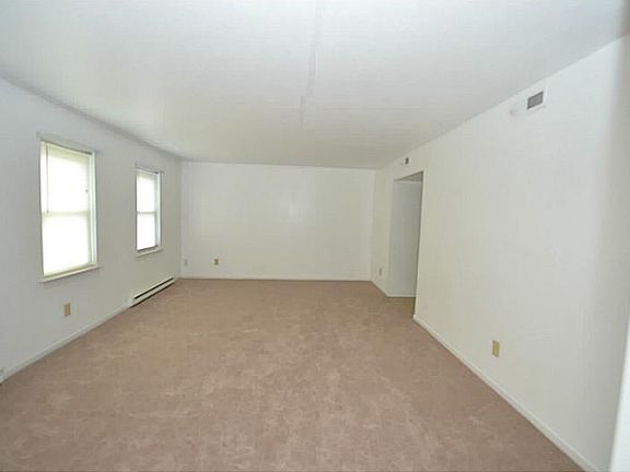 5th image of 741 Abbey Dr