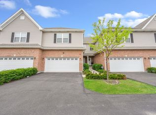 218 N Auburn Hills Ln, Addison, IL 60101