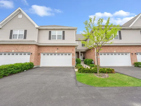 218 N Auburn Hills Ln, Addison, IL 60101