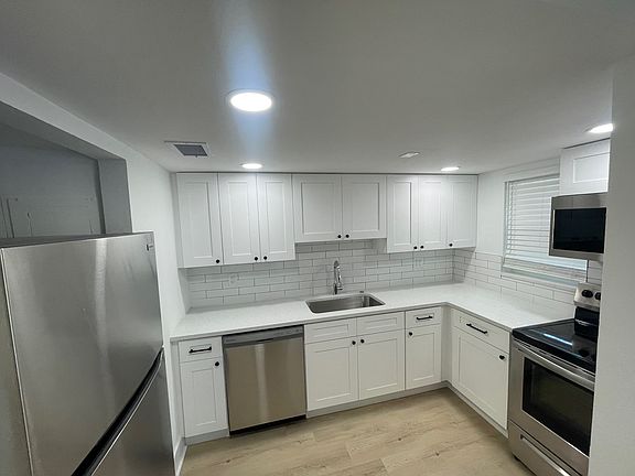 4th image of 2815 W Horatio St APT 5