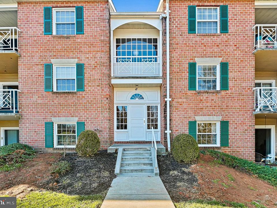 1st image of 6 Ballindine Ct Unit 101