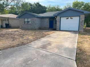 306 Sunflower Dr, Marion, TX 78124