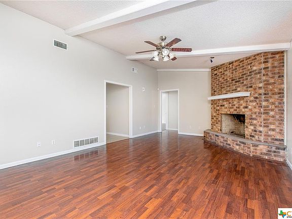 2nd image of 2704 Phyllis Dr