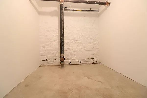 Rented by Compass | media 12