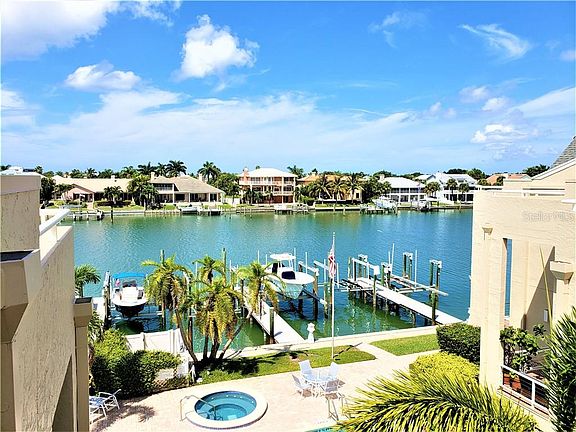 4th image of 722 Pinellas Bayway S #109