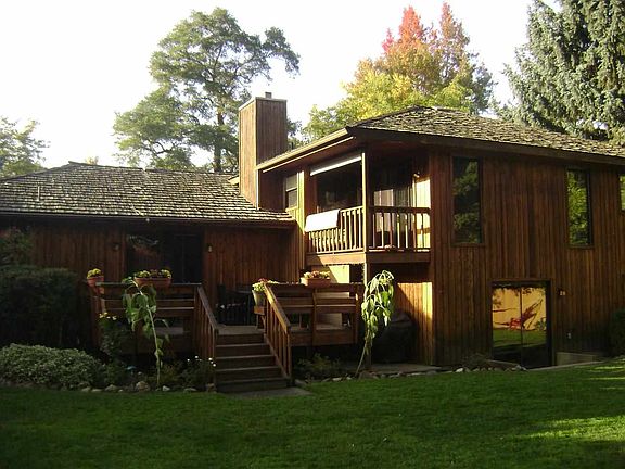 2nd image of 527 S Alpine Dr