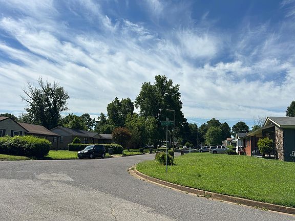 4th image of 736 Leacrest Ave