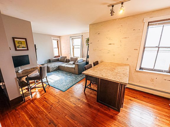 5th image of 300B Stuart Ave #300B