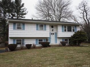 24 Pine Knoll Ct, Monsey, NY 10952