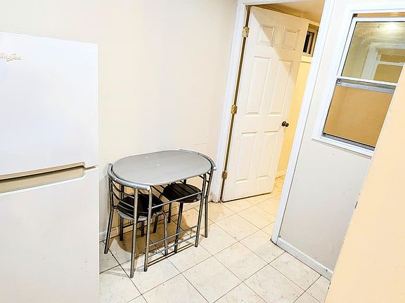 4th image of 333 Whittier Ave Floor 1