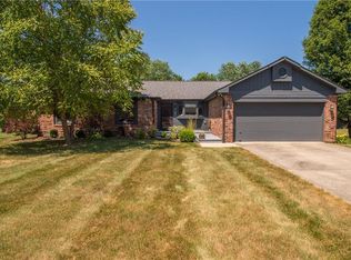 1018 Kingsway Dr, Avon, IN 46123