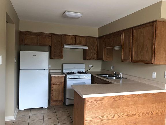 5th image of 1000 E 150th Pl Floor 2