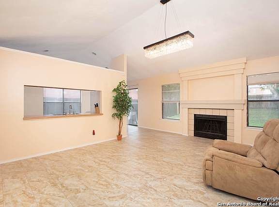 3rd image of 7426 Myrtle Trl