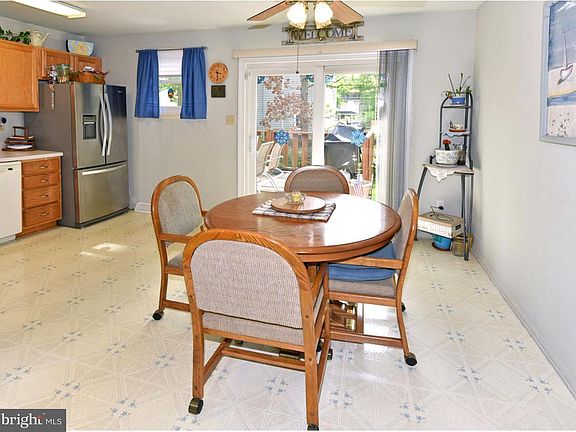 5th image of 1636 Riverdale Dr