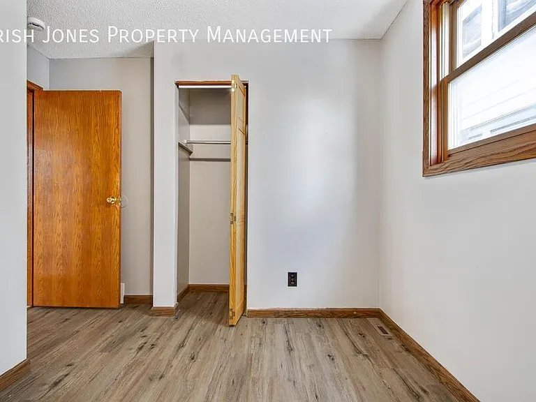 26 Bolton Pl #LOWER — Photo 19