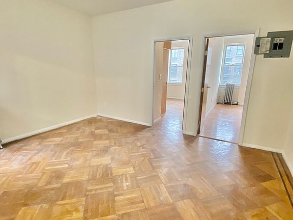 2nd image of 30-05 Broadway