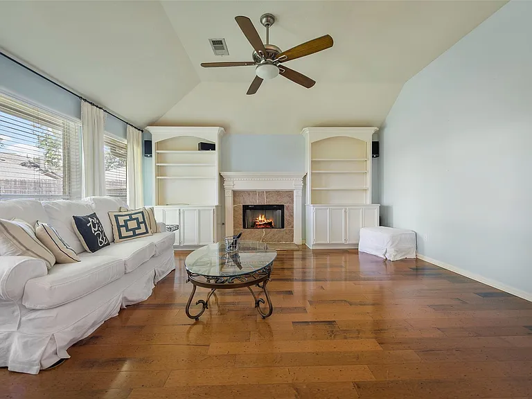 9719 Hawkins Ln — Photo 14