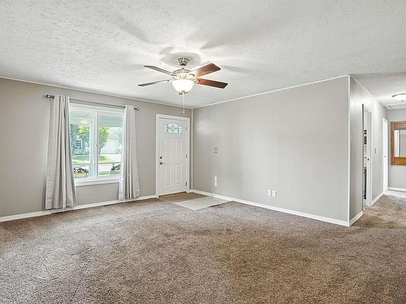 3rd image of 907 35th Ave